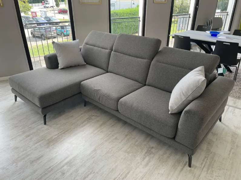 Divano Divano lineare le comfort mod. lambert di Le comfort in stile moderno a prezzo scontato