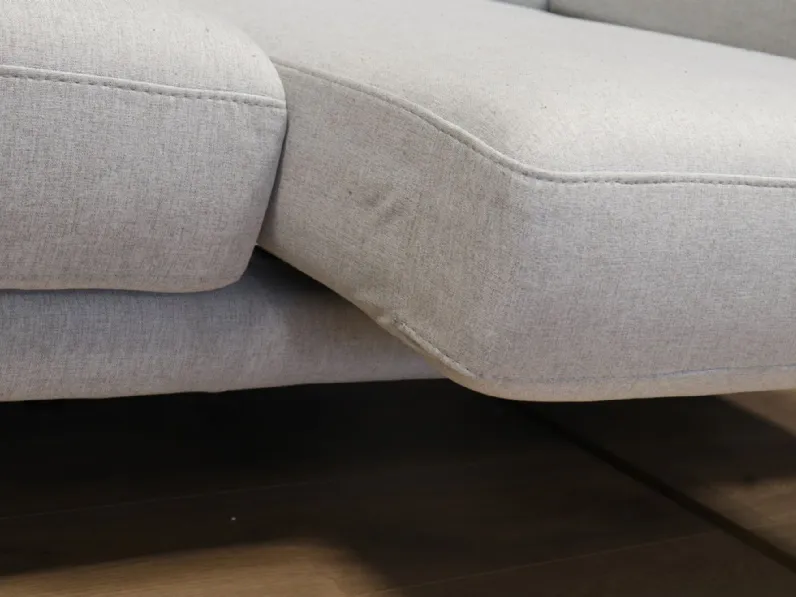 Divano Lineare modello Norton di Le comfort con forte sconto