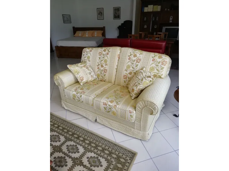 Divano in Tessuto stile classico modello Sissy scontato - 40%