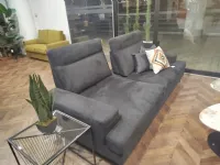 Divano Lineare modello Emmet di Le comfort con forte sconto