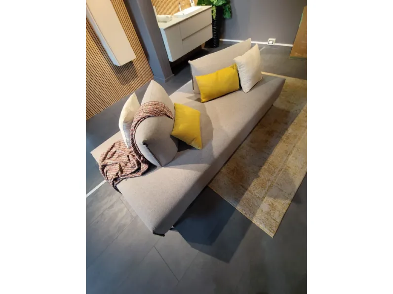 Divano Bacio tessuto in poliuretano  Le comfort a prezzo Outlet
