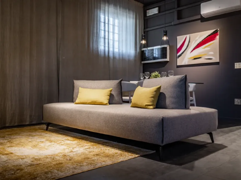 Divano Bacio tessuto in poliuretano  Le comfort a prezzo Outlet