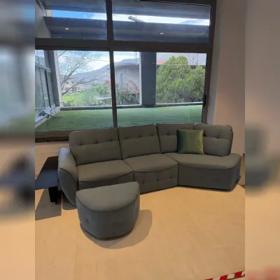 Divano Leaf in Tessuto Kermes a prezzo scontato