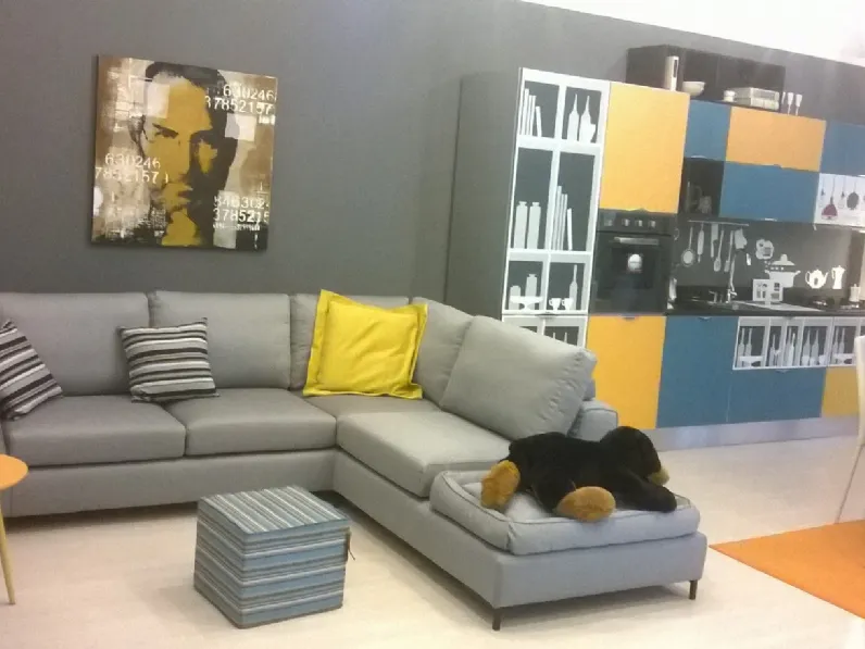 Divani angolari Lecomfort in promozione in tessuto per animali domestici