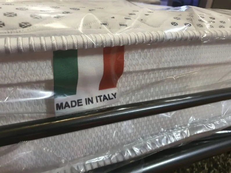 Divano Letto modello Ambrogio 2023 di Vitarelax con forte sconto