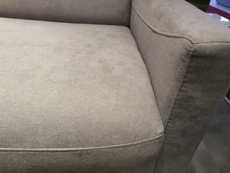Divano Letto modello Ambrogio 2023 di Vitarelax con forte sconto