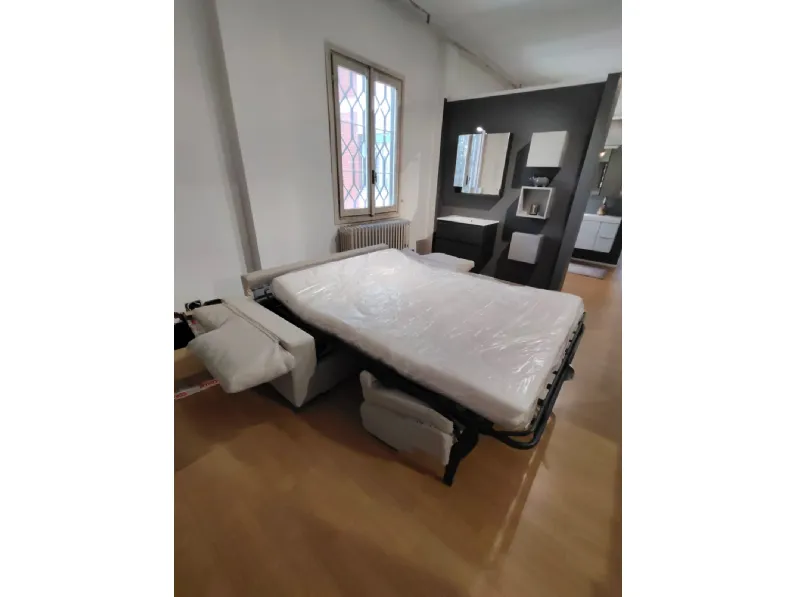 Divano Letto Divano letto modello sofia di Artigianale a prezzo ribassato
