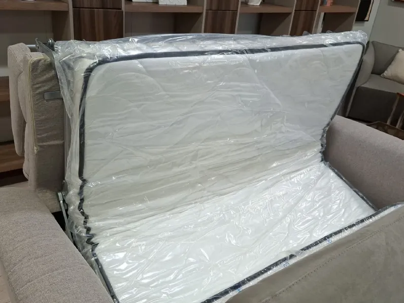 Divano Pavarotti di Delta salotti in stile design a prezzo scontato