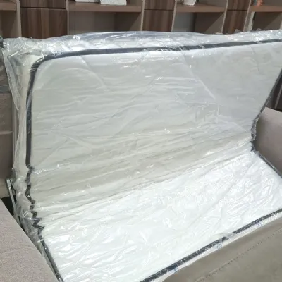 Divano Pavarotti di Delta salotti in stile design a prezzo scontato