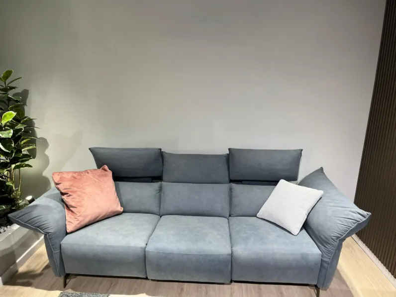 Divano da 3 posti modello Levi di Franco ferri scontato