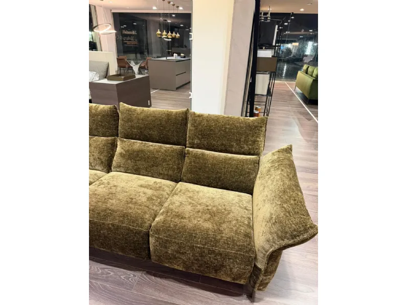 Divano moderno tessuto Levi light di Franco ferri con sconto del - 55%