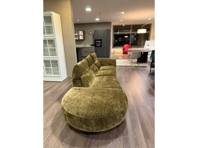 Divano moderno tessuto Levi light di Franco ferri con sconto del - 55%