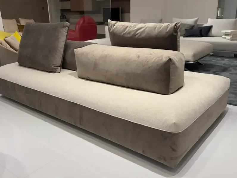 Divano Lineare Monopoli Desirèe in Offerta Outlet a 3214 Euro