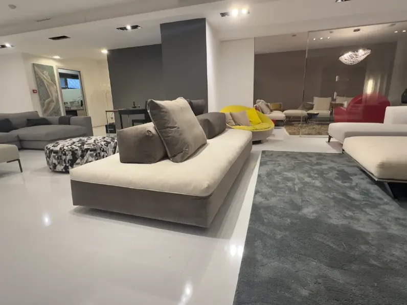 Divano Lineare Monopoli Desirèe in Offerta Outlet a 3214 Euro