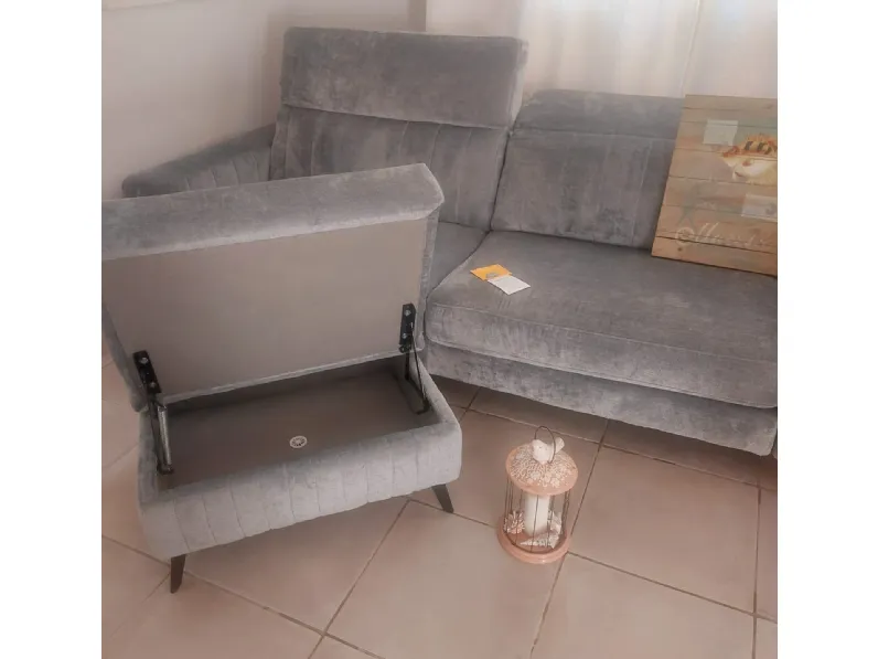Divano con pouff contenitore in Microfibra sfoderabile  di Le comfort scontato 46%