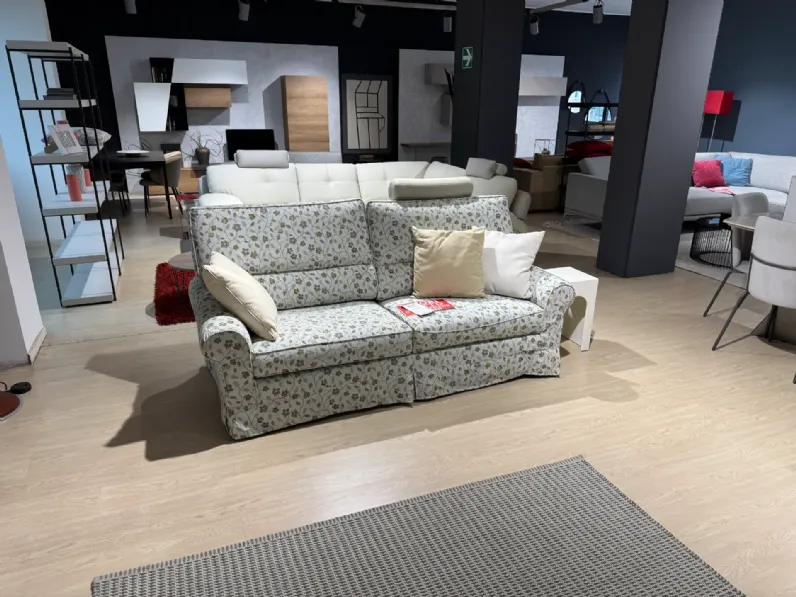 Divano Lineare Divano lineare ginevra classico Artigianale in Offerta Outlet a 800 Euro