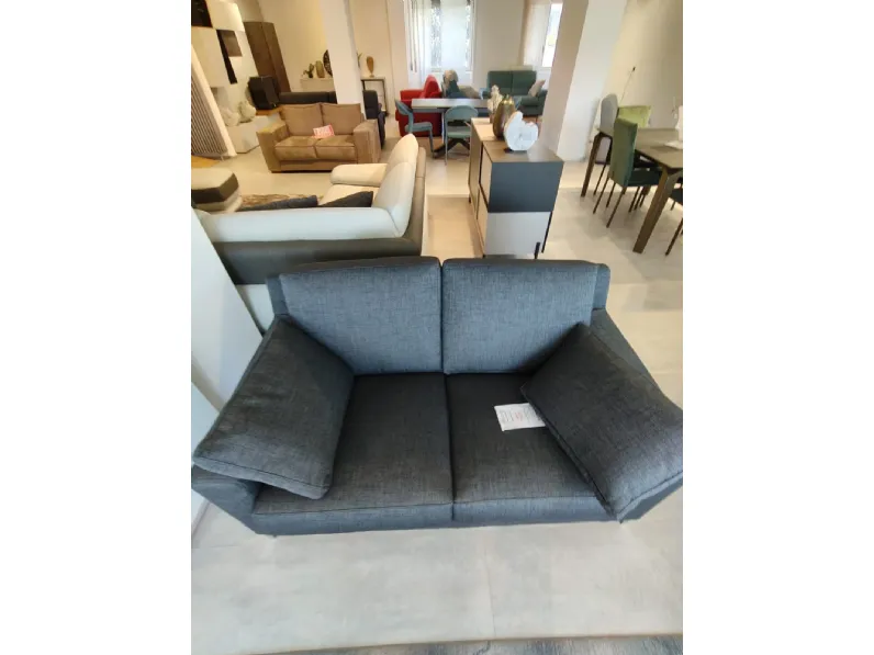 Divano Divano modello flamenco tessuto in poliuretano  Artigianale in Offerta Outlet