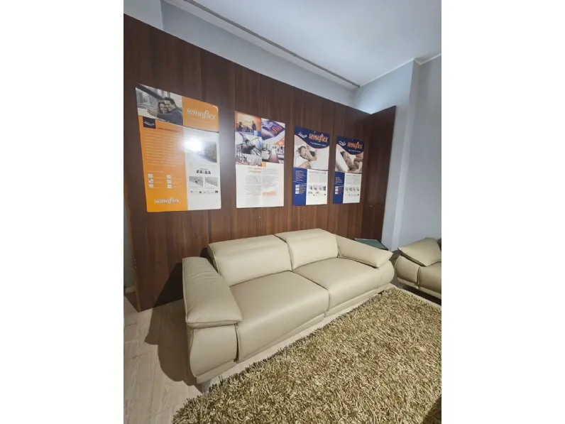 Divano Lineare Divano modello gina in vera pelle Artigianale a 1050 Euro