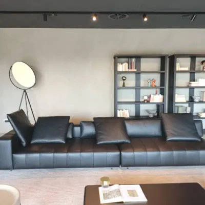 Divano Lineare in Pelle Freeman tailor di Minotti 