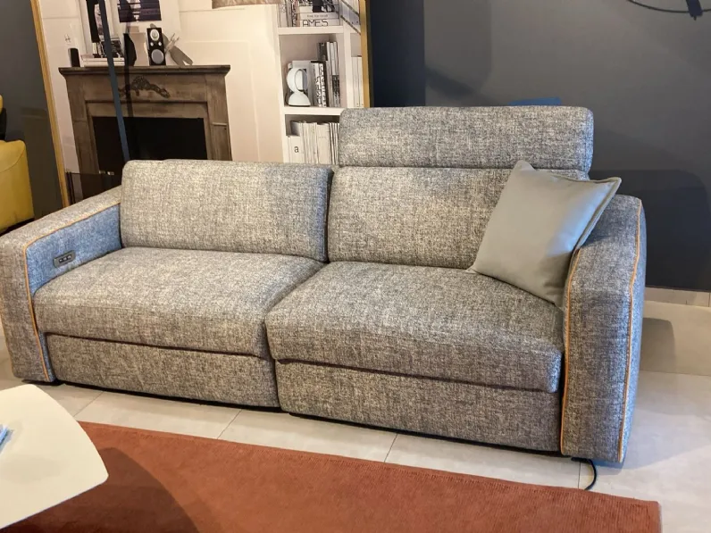 Divano design tessuto Kuby di Egoitaliano con sconto del - 58%