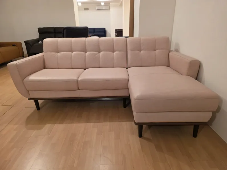 Divano Lineare 2 posti con chaise longue in pelle Artigianale in Offerta Outlet a 900