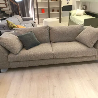Divano Lineare modello Capitol di Felis con forte sconto