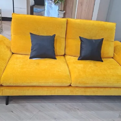 Divano Lineare modello Tokyo di Delta salotti con forte sconto