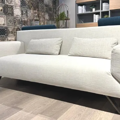 Divano Lineare Spin di La casa moderna a prezzo ribassato