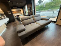 Divano Toby wing di Calia in stile design a prezzo scontato