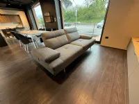 Divano Toby wing di Calia in stile design a prezzo scontato