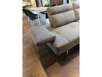 Divano Toby wing in Tessuto Calia a prezzo ribassato