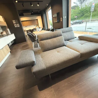 Divano Toby wing di Calia in stile design a prezzo scontato