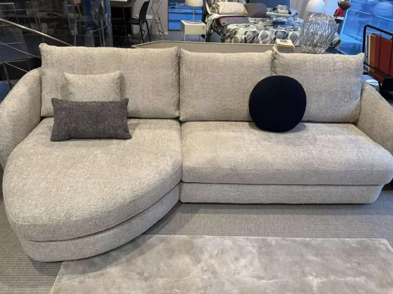 Divano Lineare modello Togo double di Le comfort con forte sconto