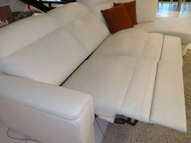 Divano in Pelle stile moderno modello Valencia scontato - 40%