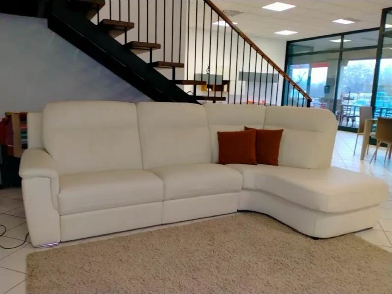 Divano in Pelle stile moderno modello Valencia scontato - 40%