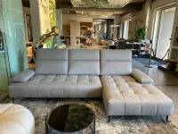 Divano moderno tessuto Joplin di Le comfort con sconto del - 50%