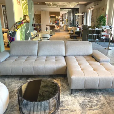 Divano moderno tessuto Joplin di Le comfort con sconto del - 50%