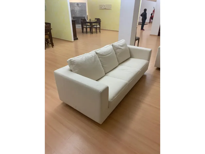 Divano Milano di Astor mobili in stile moderno a prezzo Outlet