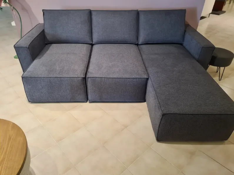 Divano Con penisola Mono Samoa in Offerta Outlet a 1790 Euro
