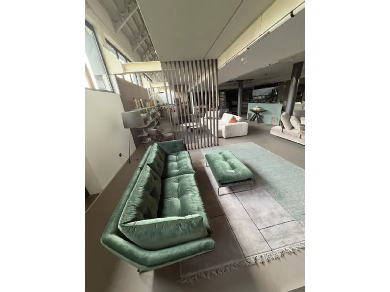 Divano Lineare modello New york suite di Saba con forte sconto