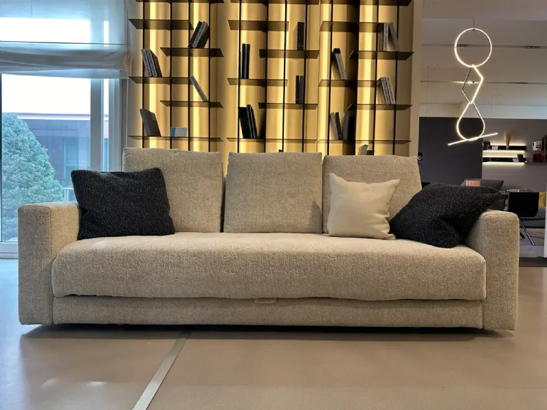Divano Piazzaduomo di Flou in stile design a prezzo Outlet