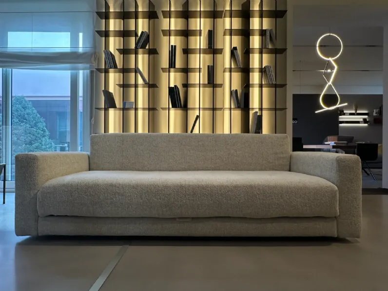 Divano Piazzaduomo di Flou in stile design a prezzo Outlet