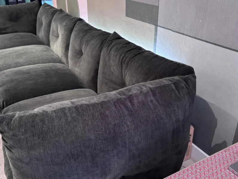 Divano Pillo sofa standard in stile Moderno Con schienale con forte sconto 