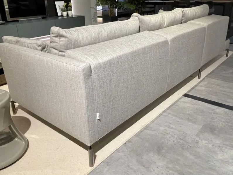Divano Lineare Reef Novamobili in Offerta Outlet a 3260 Euro
