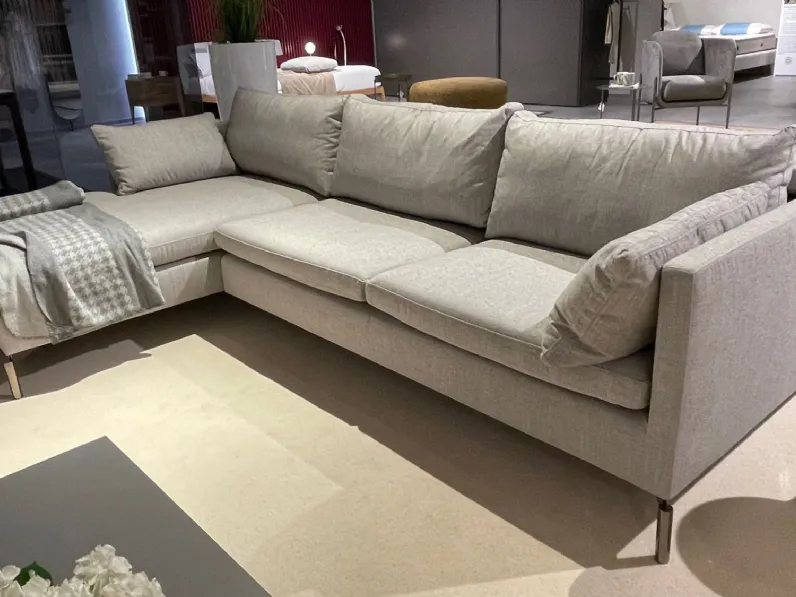 Divano Lineare Reef Novamobili in Offerta Outlet a 3260 Euro