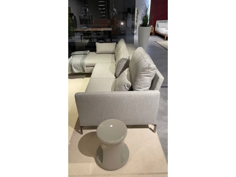 Divano Lineare Reef Novamobili in Offerta Outlet a 3260 Euro