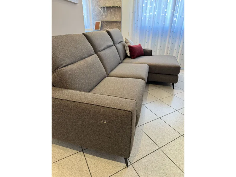 Divano Christopher in Tessuto Le comfort a prezzo ribassato