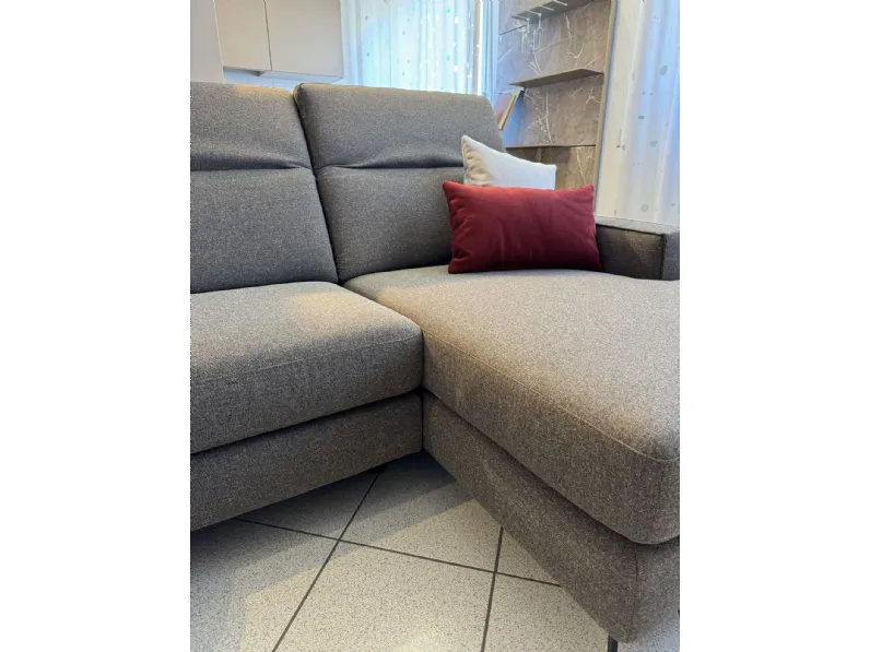 Divano Christopher in Tessuto Le comfort a prezzo ribassato