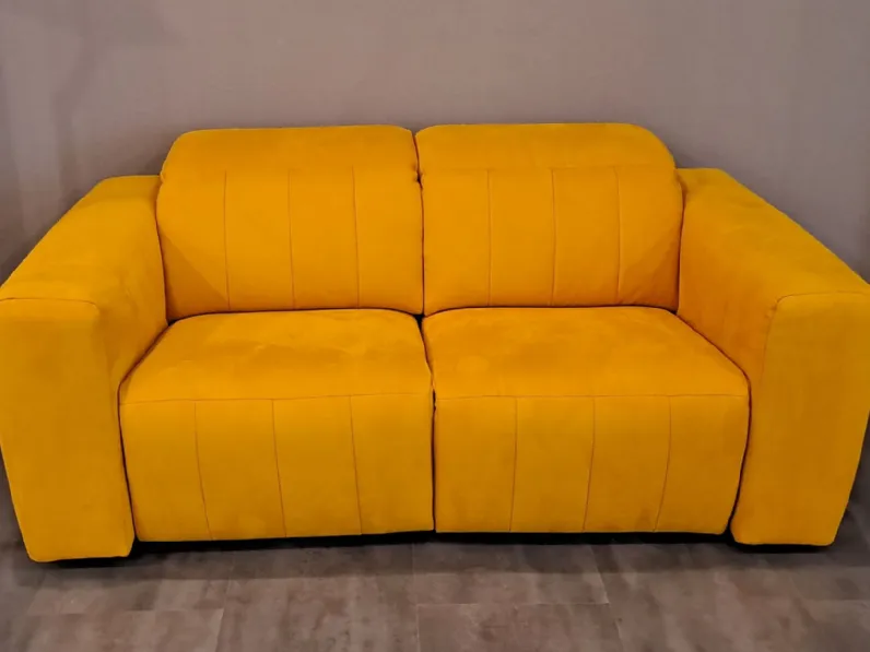 Divano relax Felis in Offerta Outlet. Tessuto misto piuma. Acquista ora!