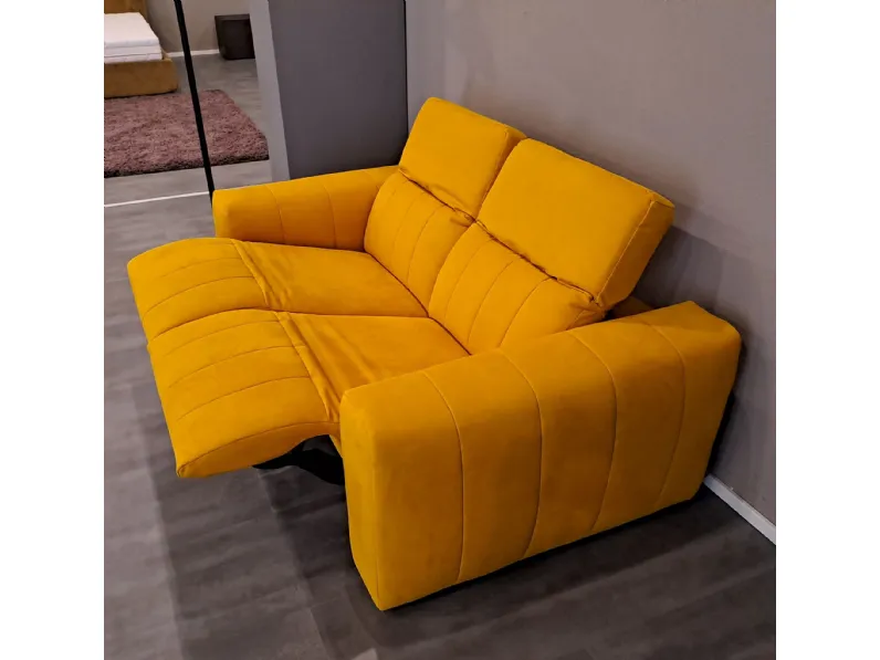 Divano relax Felis in Offerta Outlet. Tessuto misto piuma. Acquista ora!